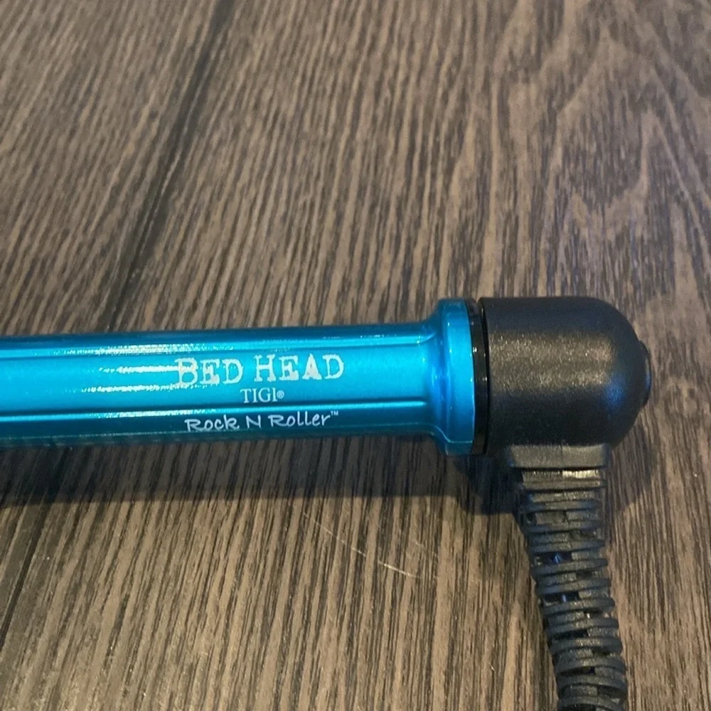 Tigi BED HEAD Rock n Roller curling wand.